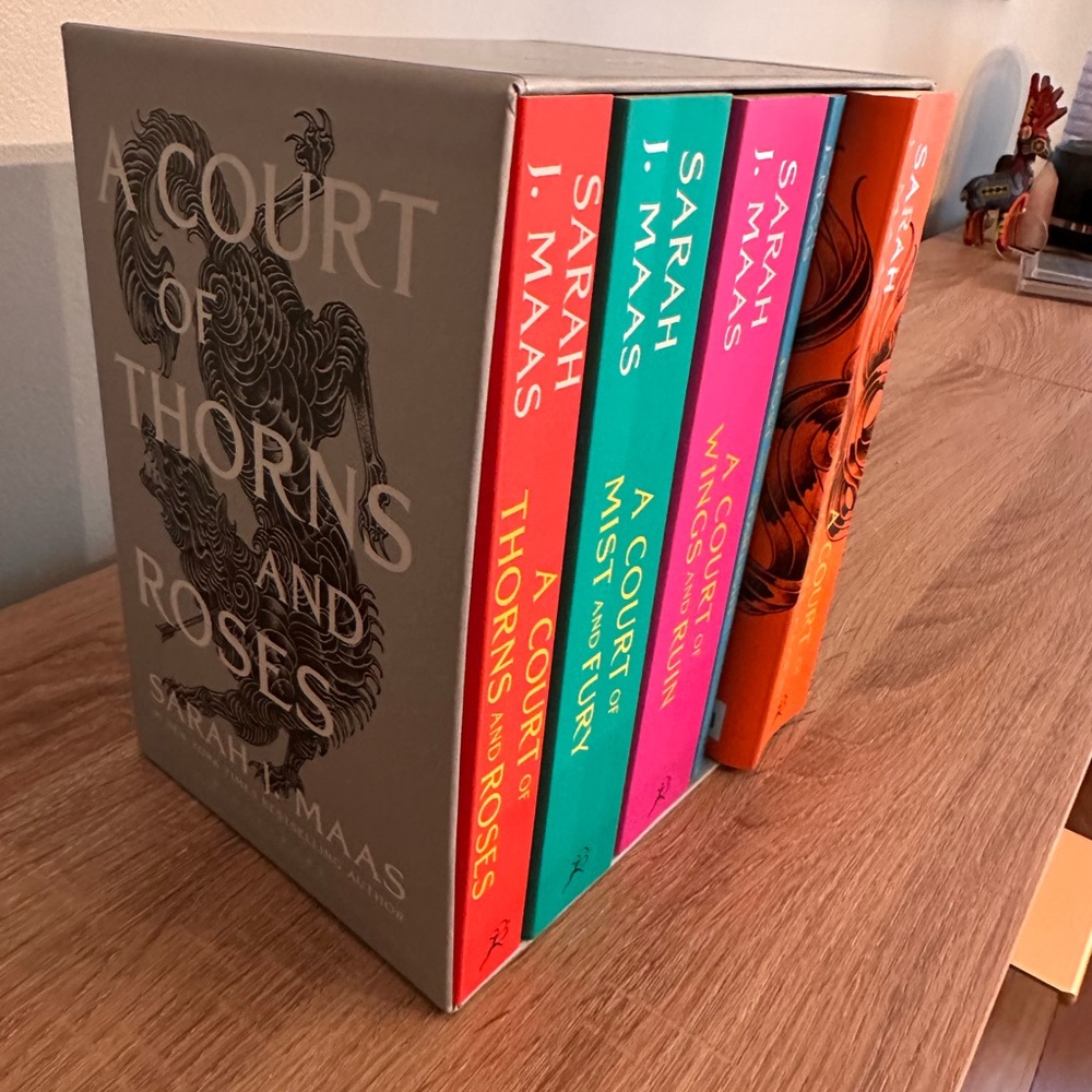 A Court of Thorns and Roses (ACOTAR) full book series